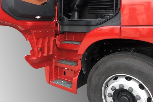 Bậc lên xuống xe đầu kéo AUMAN EST FV 400