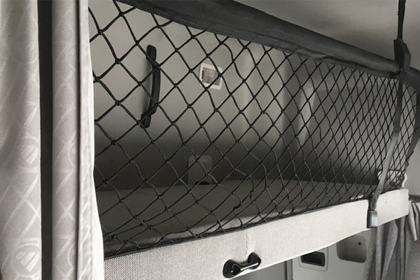 Giường tầng 2 xe đầu kéo AUMAN EST FV 400