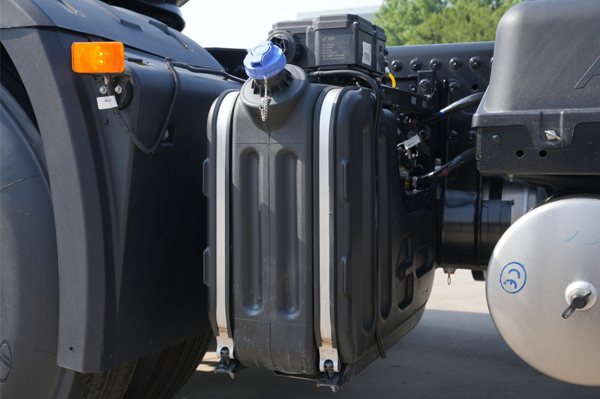 Thùng chứa Ure trang bị cho Foton Auman FV400